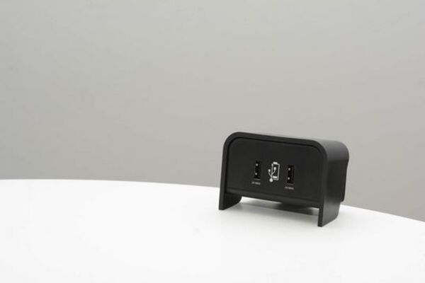 Chip on desk - zwart