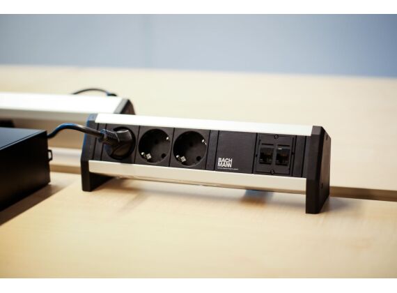 Bachmann Desk 1 - 4x 230V 