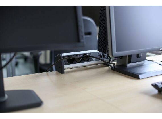 Bachmann Desk 1 - 1x 230V + 2x USB charger